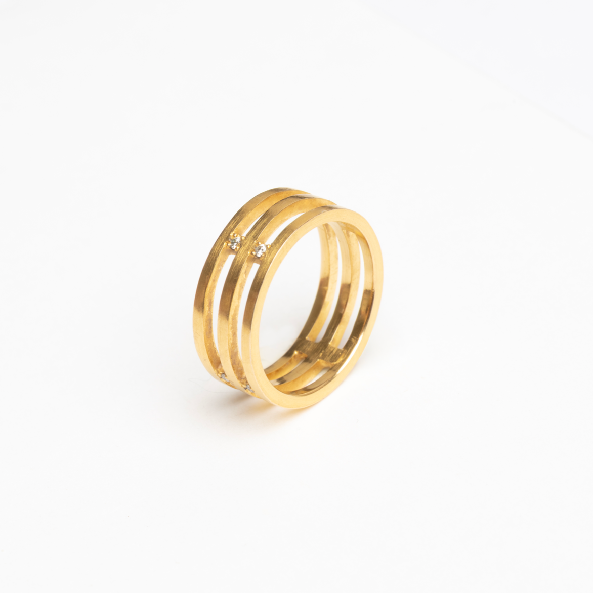 Nina ring